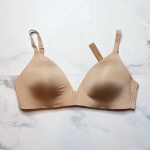 NWT Skims Wireless Form T-Shirt Bra
